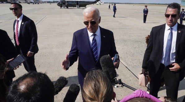 Ainda nesta segunda, Biden usou as redes sociais para comentar a convenção republicana