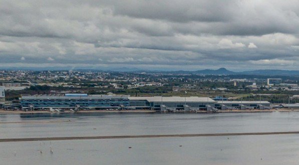 Aeroporto de Porto Alegre reinicia embarque e desembarque