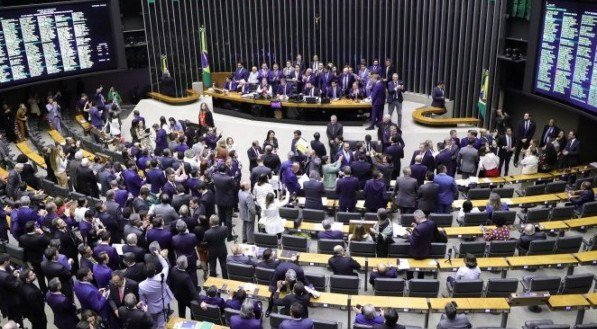 Os oito deputados do Amazonas já pressionam o relator da regulamentação no Senado,