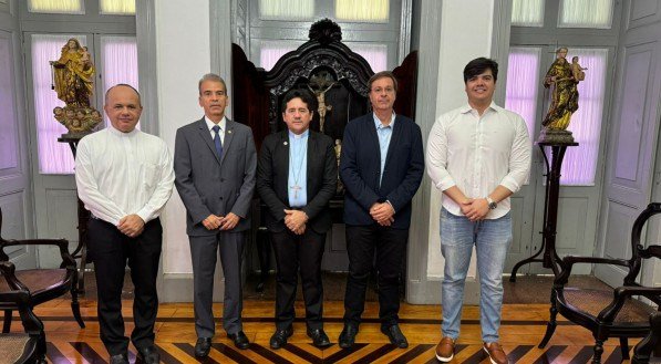 Gilson Machado se reúne com o Arcebispo de Olinda e Recife, Dom Paulo Jackson