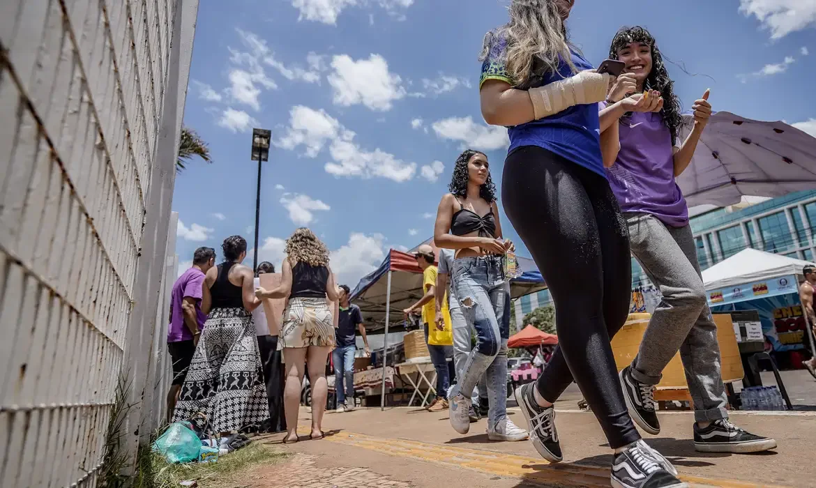 Foto da capa: Enem e Educação