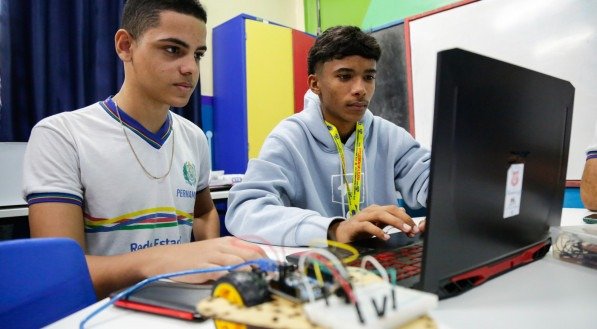 Em Pernambuco, 8,1% dos estudantes estão matriculados ao integrado e, segundo mostra o Ideb 2023