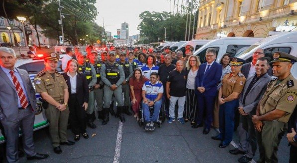 Raquel Lyra entrega veículos para reforçar combate à violência contra mulher  e Operação Lei Seca