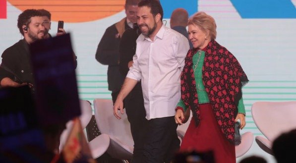 Convenção oficializa candidatura de Guilherme Boulos em São Paulo