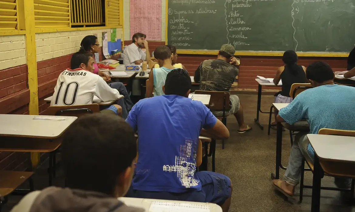 Foto da capa: Enem e Educação