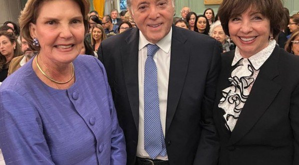 Em evento na Academia Brasileira de Letras, Maria Lecticia Cavalcanti com Lidiane e Tony Ramos
