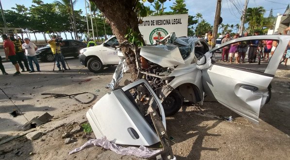 Seis mortos em violenta colis&atilde;o de tr&acirc;nsito no Pina, na Zona Sul do Recife