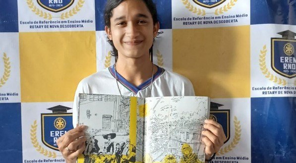 O estudante Gustavo Lima está no 3º ano do ensino médio e pretende investir na carreira de ilustrador profissional