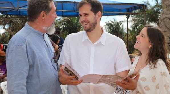 Dantas Suassuna, Pedro Campos e Augusta Carneiro, na Missa que assinalou, em São José do Belmonte, pelos 10 anos de encantamento de Ariano Suassuna como Imperador da Pedra do Reino.
