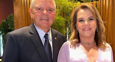 O desembargador Ricardo Paes Barreto e a esposa Sandra, no aniversário dela no Spettus Premium

