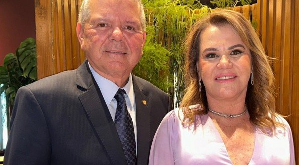 O desembargador Ricardo Paes Barreto e a esposa Sandra, no aniversário dela no Spettus Premium
