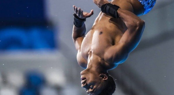 Isaac Souza, atleta dos saltos ornamentais