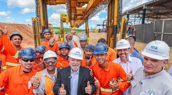 Presidente Lula prometeu entregar a obra da Transnordestina em 2026