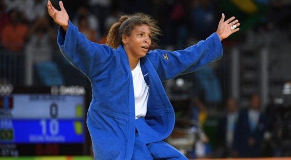 Rafaela Silva celebra vitória 