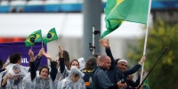Imagem da delegação brasileira na abertura das Olimpíadas