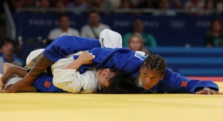 Rafaela Silva chegou a disputar a medalha de bronze nesta segunda-feira (29)