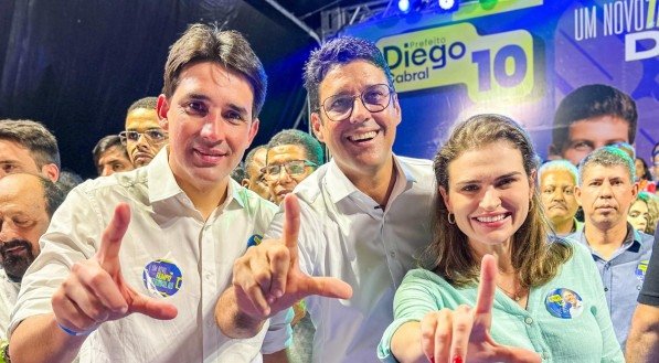 Convenção de Diego Cabral em Camaragibe reuniu Marília Arraes e Silvio Costa Filho