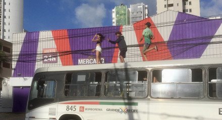 Desafios do Recife - Ônibus - Surf - Surf Urbano - Surf nos Ônibus - Perigo - Jovens 