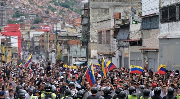 Uni&atilde;o Europeia adverte Venezuela que s&oacute; reconhecer&aacute; resultados 'verific&aacute;veis' das elei&ccedil;&otilde;es