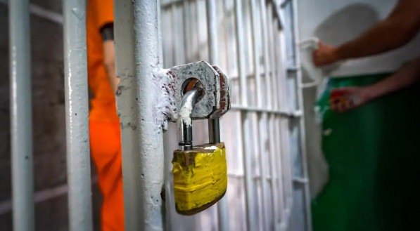 Operação em prisões do País tira 4,7 mil celulares do crime organizado
