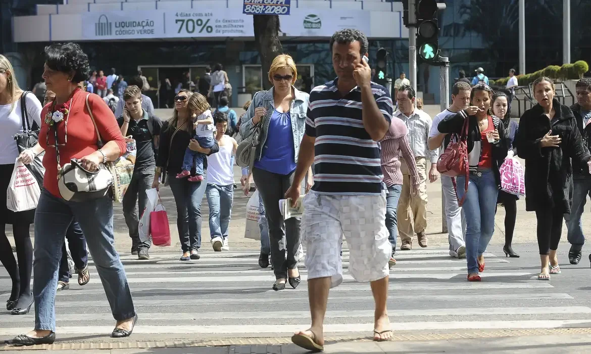 Desemprego em Pernambuco cai, mas continua atingindo muita gente