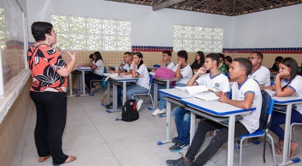 O governo de Pernambuco nomeou 1.244 profissionais que estão atuando na Secretaria de Educação e Esportes neste ano de 2024