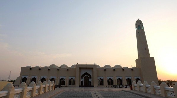 Foto tirada em 1º de agosto de 2024 mostra a mesquita Imam Muhammad bin Abdul Wahhab em Doha, na véspera do funeral do chefe palestino assassinado do Hamas, Ismail Haniyeh.