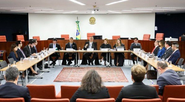 Audiência do ministro Flávio Dino sobre as emendas PIX com representantes do CGU e TCU