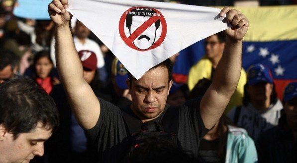 Protestos contra eleição de Maduro