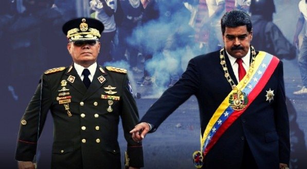 Vladimir Padrino López com Nicolás Maduro