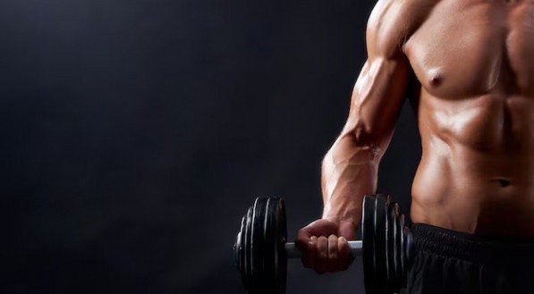 4 exercícios para aumentar a força e a potência na musculação