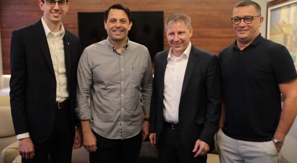 O superintendente do Sistema Jornal do Commercio de Comunicação Vladimir Melo e nosso diretor de redação, Laurindo Ferreira, em encontro com John Rodgerson, CEO da Azul Linhas Aéreas e Fábio Campos, vice-presidente de Relações Institucionais