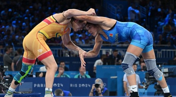 Giulia Rodrigues disputa na luta olímpica nas Olimpíadas
