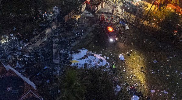 A aeronave n&atilde;o explodiu no c&eacute;u. Teve uma queda praticamente livre. Ocorreu um inc&ecirc;ndio somente ap&oacute;s a queda do avi&atilde;o