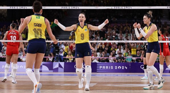 Imagem de partida de vôlei feminino na Olimpíada