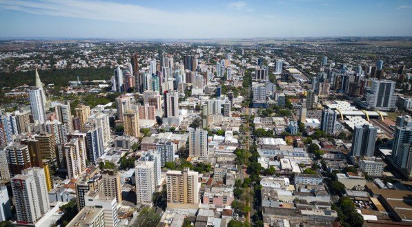 Imagem áerea da cidade de Maringá, no Paraná, onde há feriado nesta semana