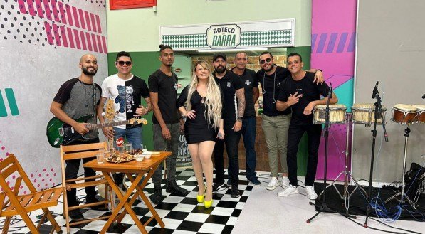 Michelle Melo estará no Boteco do Barra desta sexta-feira (16)