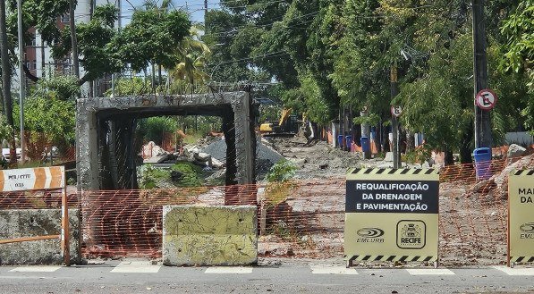 Obras paradas durante a semana atrasa liberação de trânsito