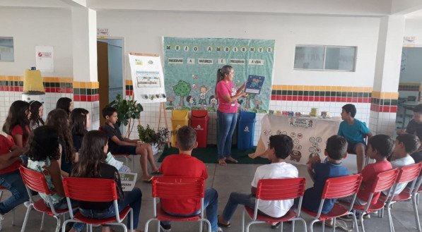 O Ideb considera o indicador de rendimento escolar e as médias de desempenho dos alunos no Saeb
