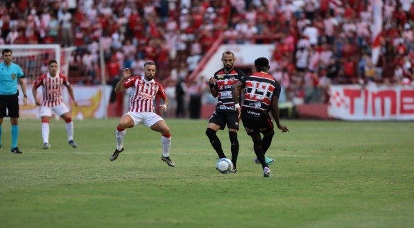 Imagem do jogo entre Náutico x Ferroviário pela 18ª rodada da Série C