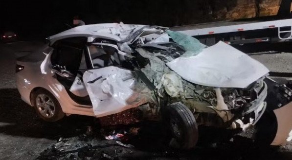 Piloto de moto de luxo morre na BR-470 e veículo se parte ao meio em SC