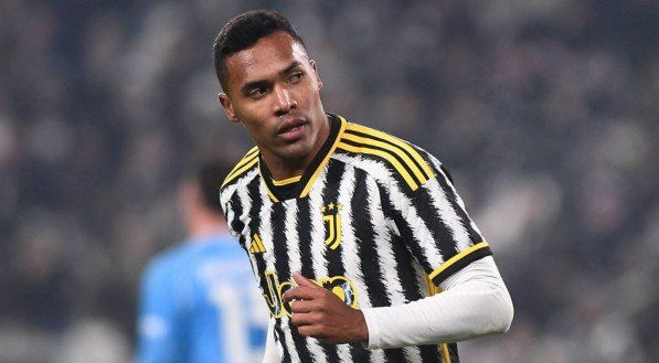 Alex Sandro com a camisa do Juventus