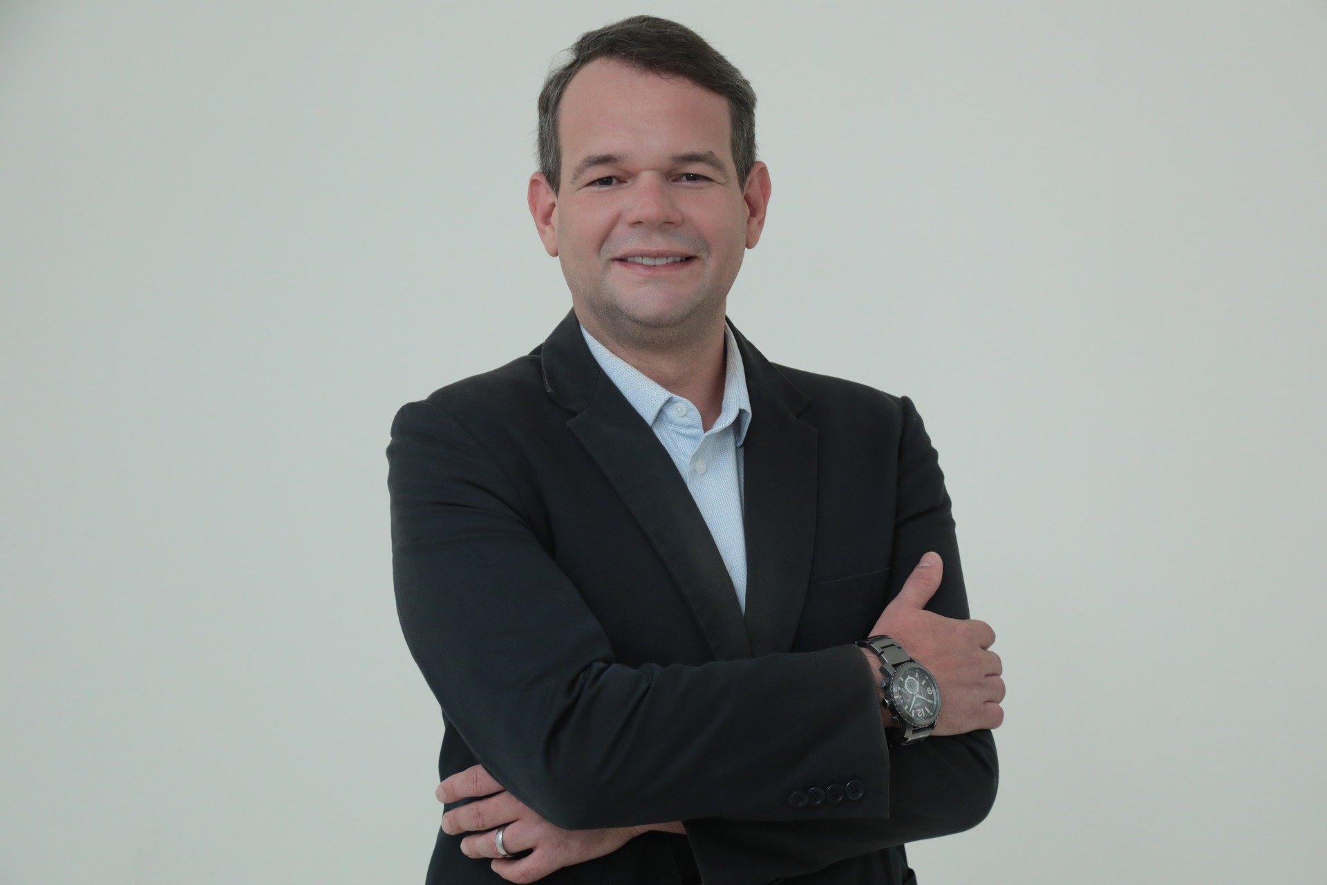 Thiago Raposo apresenta o programa Primeiro Impacto PE, na TV Jornal