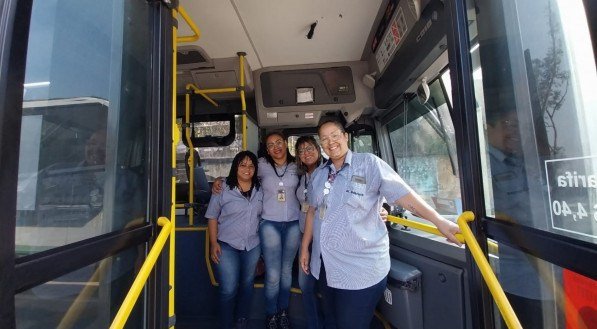 Motoristas e cobradoras dos &ocirc;nibus da MobiBrasil que opera integrado com o Aqu&aacute;tico-SP 