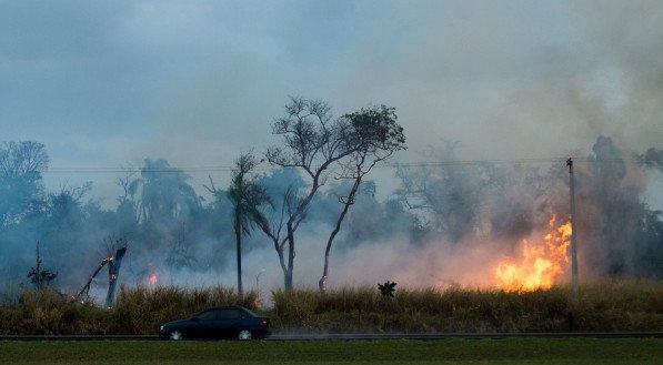 Queimadas perto da Rodovia dos Bandeirantes, na região de Campinas