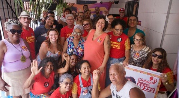 Dani Portela percorreu os bairros do Cordeiro, Zona Oeste do Recife, e do Ibura, na Zona Sul