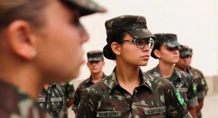 Imagem de mulheres militares