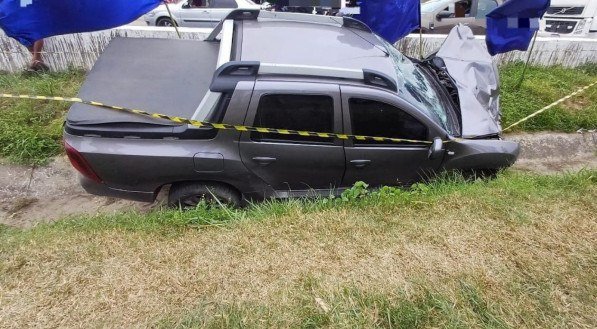 Imagem do carro após o atropelamento