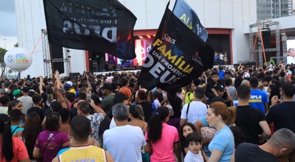 Marcha para Jesus homenageou as vítimas de tragédia no Morro da Conceição, no Recife