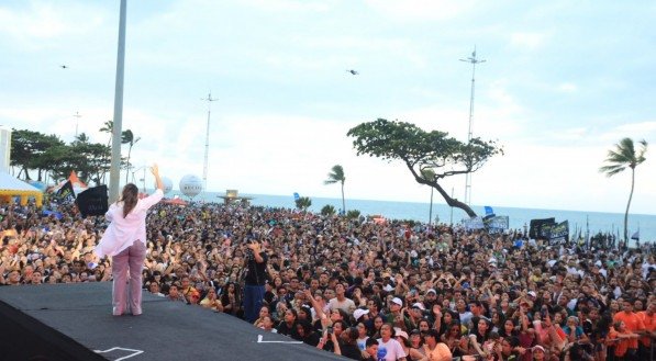 Marcha para Jesus homenageou as vítimas de tragédia no Morro da Conceição, no Recife